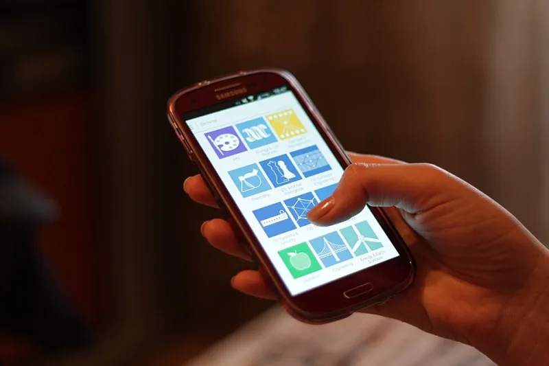 Swipe, Tap, Lose: The Hidden Design Tricks Making Mobile Betting Dangerous for Aussie Punters